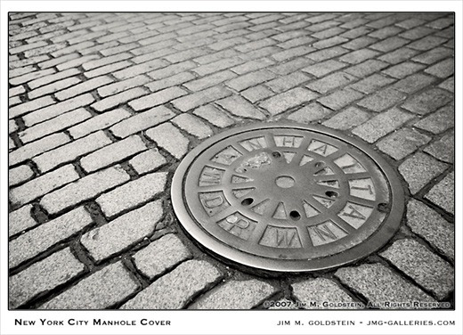 122207_nyc_manhole_cover_520c_thumb.jpg