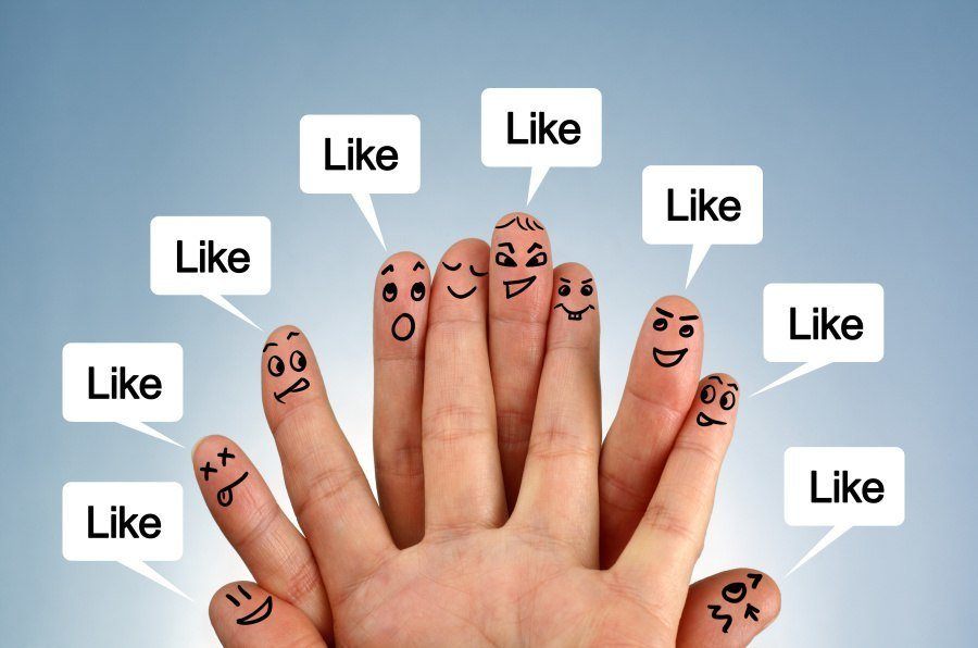 8-ways-to-make-customers-look-awesome-on-social-media-900x596.jpg