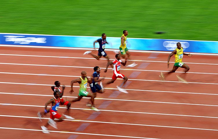 Usain-Bolt-celebrates-007.jpg